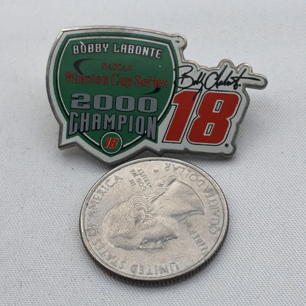 NASCAR Bobby Labonte Winston Cup Series 2000 Champion #18 Lapel Hat Pin